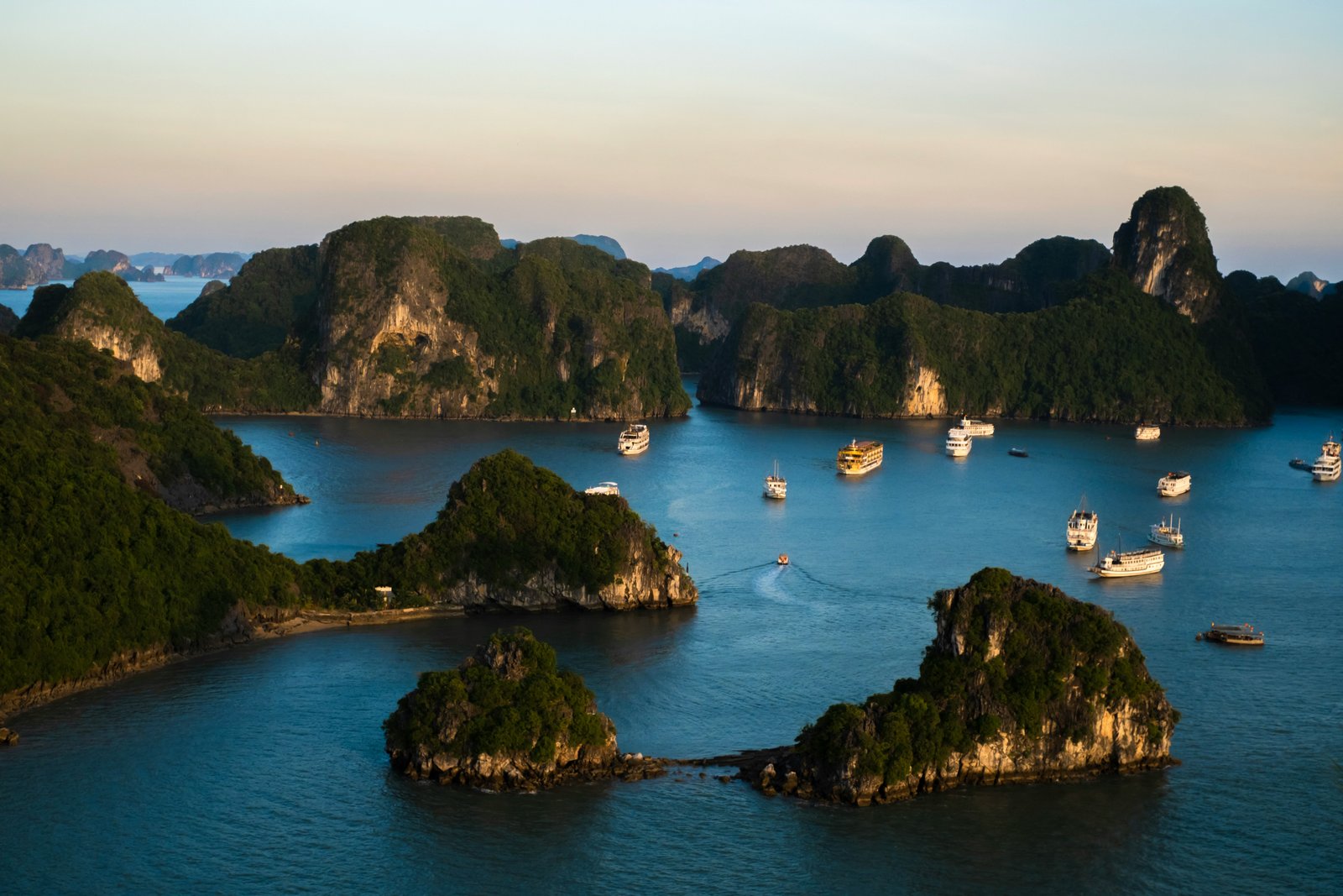 Grand Vietnam Tour: Hanoi, Ha Long Bay, Da Nang, Hoi An & Ho Chi Minh City – 8 Days
