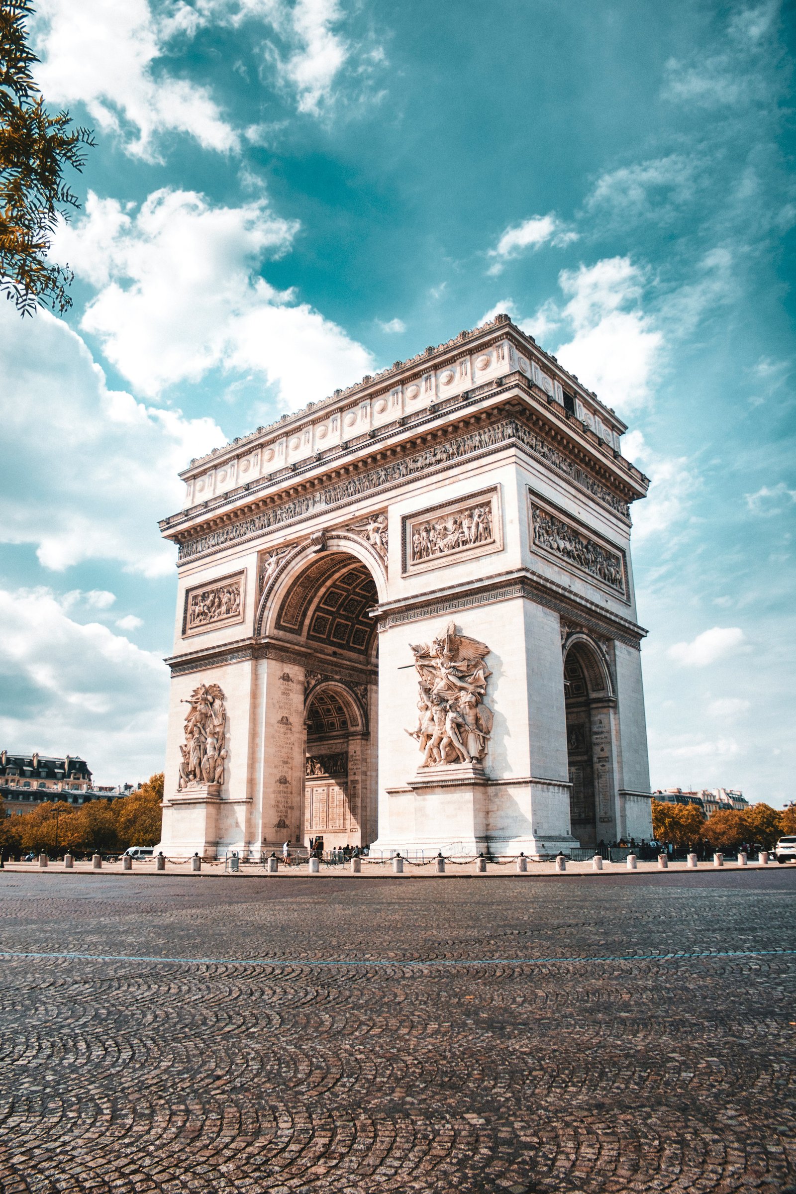 Paris Highlights & Disneyland Family Package – 6 Days