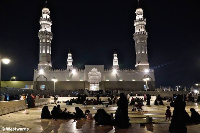 Saudi Desert Adventure: Riyadh, Edge of the World & AlUla Heritage